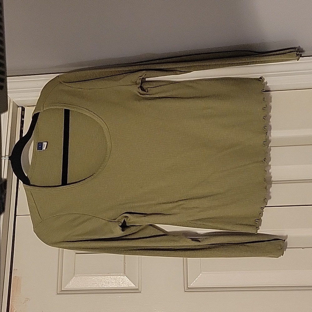 Old Navy Long Sleeve Lettuce Hem Tee